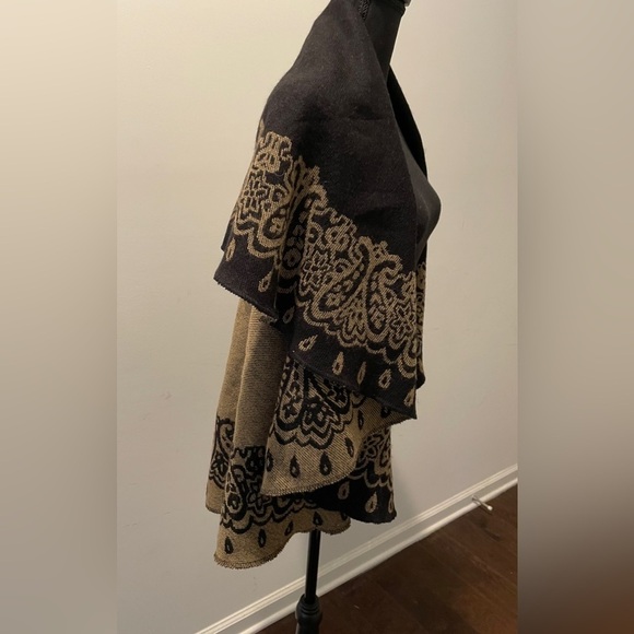 Women’s Cape Poncho Sweater Reversible One Size Lightweight - Picture 1 of 14